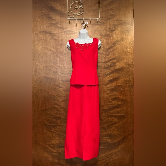 Lisa Rene Vintage 2 Piece Skirt Set w/ Top Womens 12 Red Embellished Holiday - Picture 1 of 16